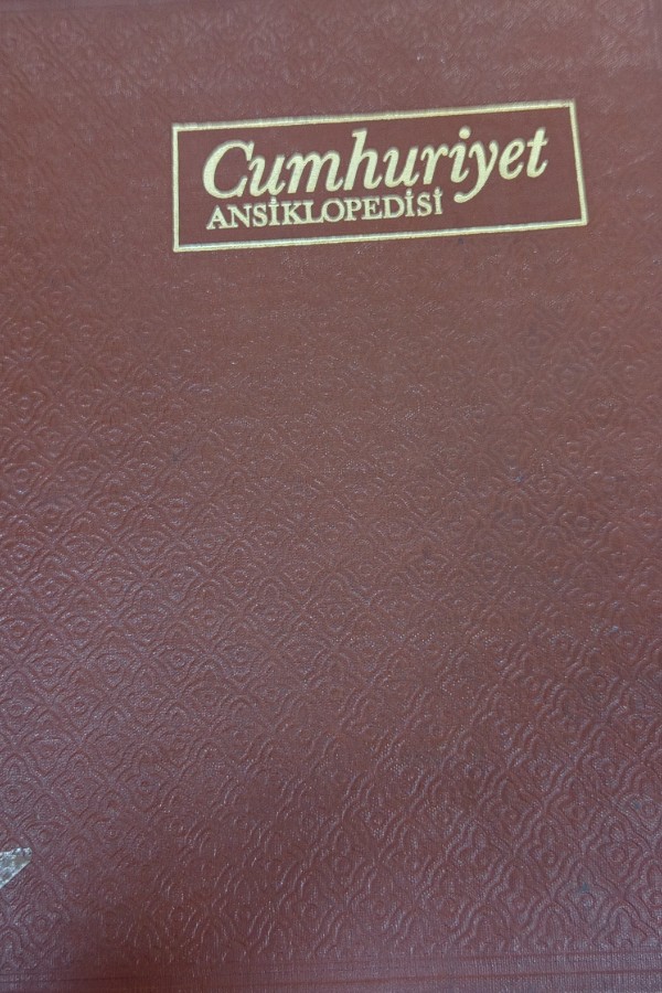 Cumhuriyet ansiklopedisi 8