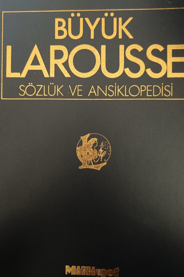 3 Büyük Larousse Sözlük ve ansiklopedisi
